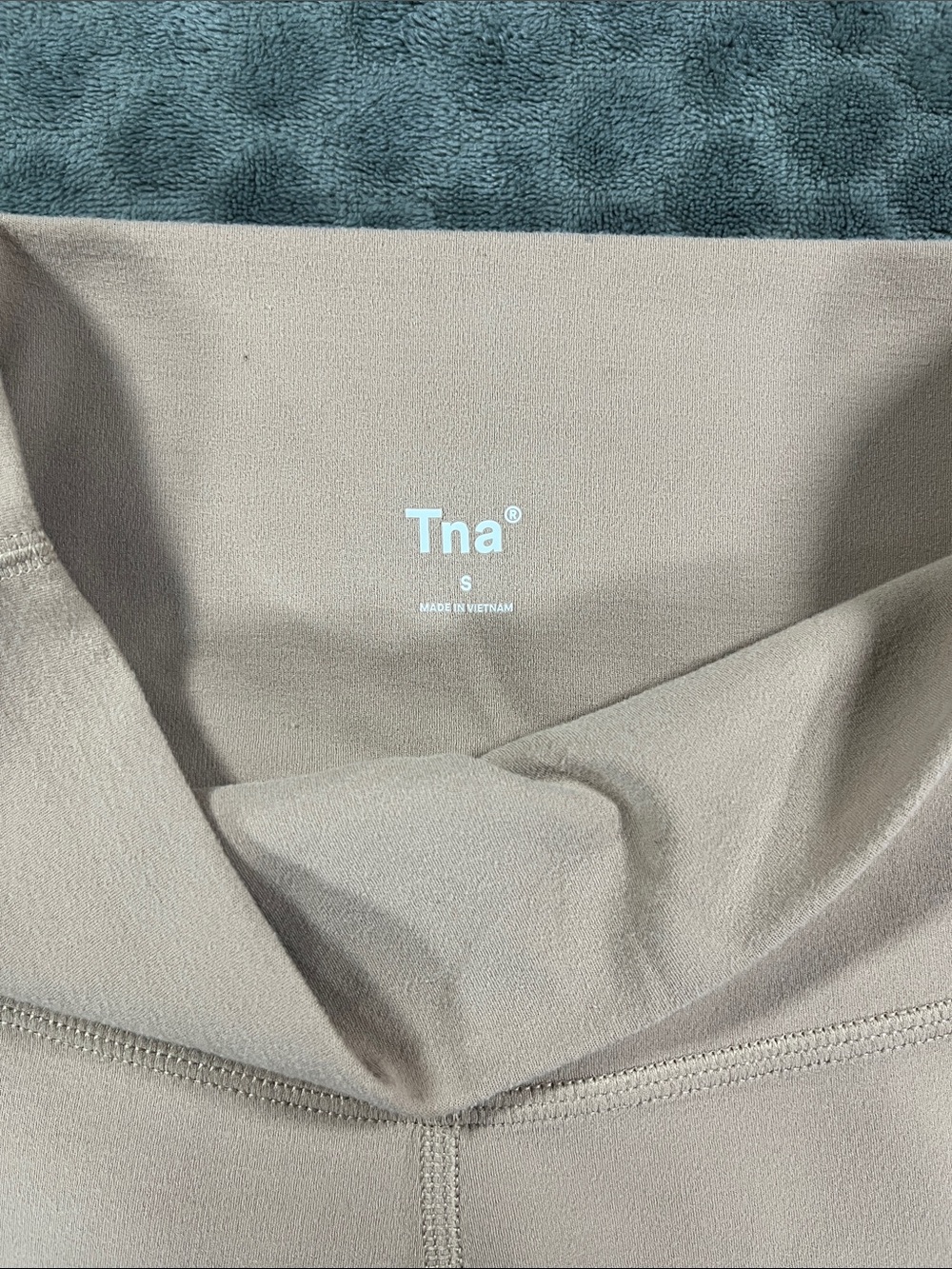 Aritzia TNA Activewear High-Waist Leggings in Light Beige - Picture 2 of 7